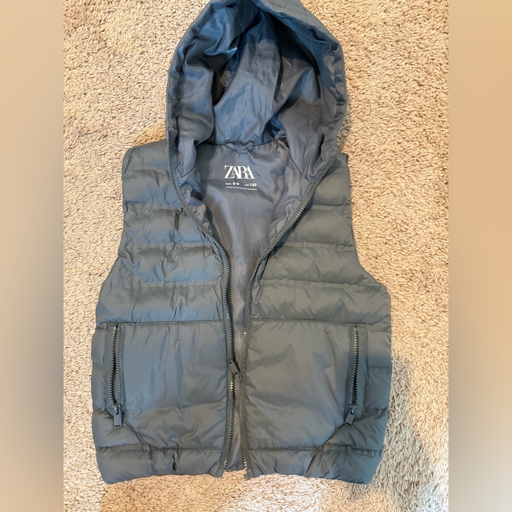Zara Boy 8-9 years Charcoal Puffer Vest